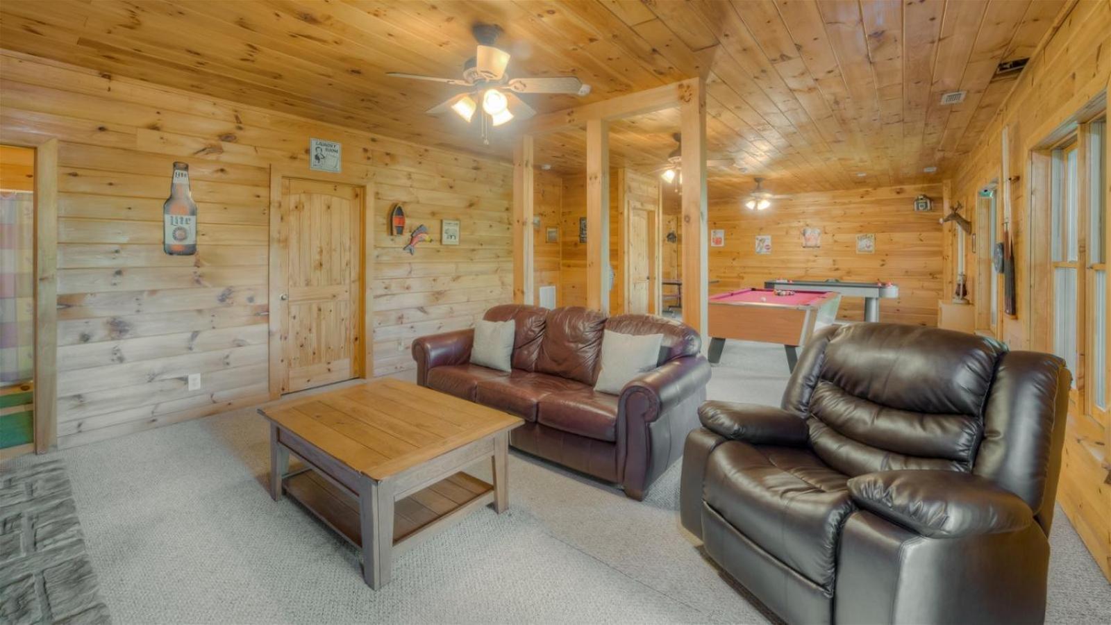 Pinecrest Lodge - Views In Aska Adventure Area บลูริดจ์ ภายนอก รูปภาพ